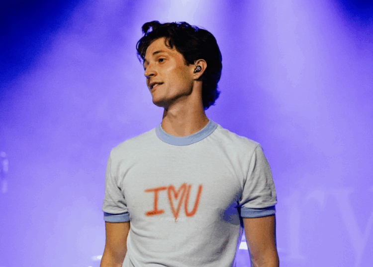 SOURCE: INSTAGRAM (@henrymoodie)