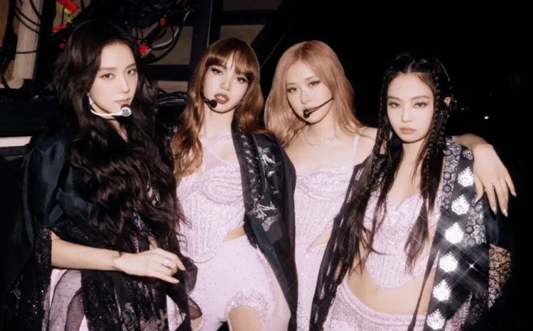 SOURCE: FACEBOOK (BLACKPINK)