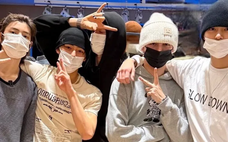 Source: Twitter (@martinlovebot)