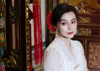 SOURCE: FACEBOOK (Fan Bingbing 范冰冰)