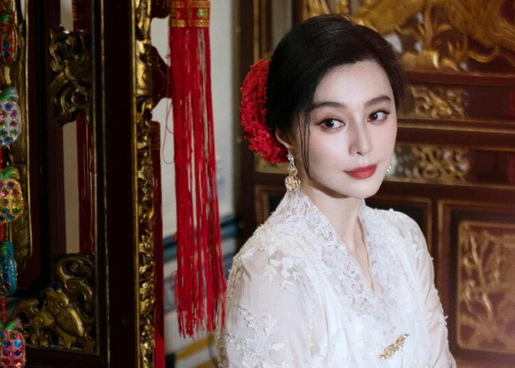 SOURCE: FACEBOOK (Fan Bingbing 范冰冰)