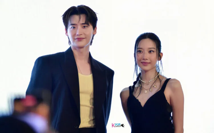 SOURCE: TWITTER (@MyKpopHuntress)