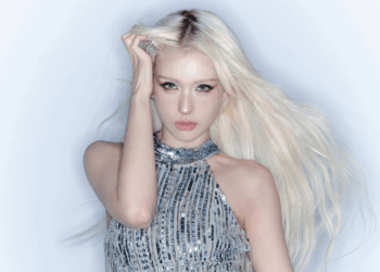 Source: Facebook/JEON SOMI (전소미)