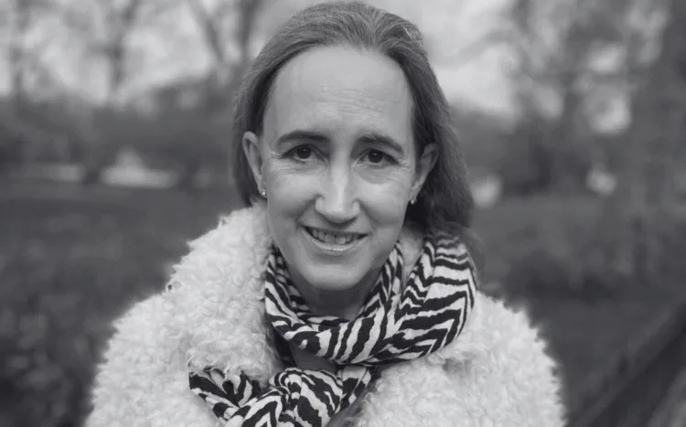 SOURCE: INSTAGRAM (@sophiekinsellawriter)