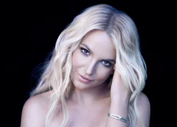 SOURCE: TWITTER (@RollingStone)