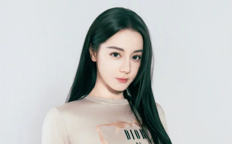 SOURCE: WEIBO (Dear-迪丽热巴)