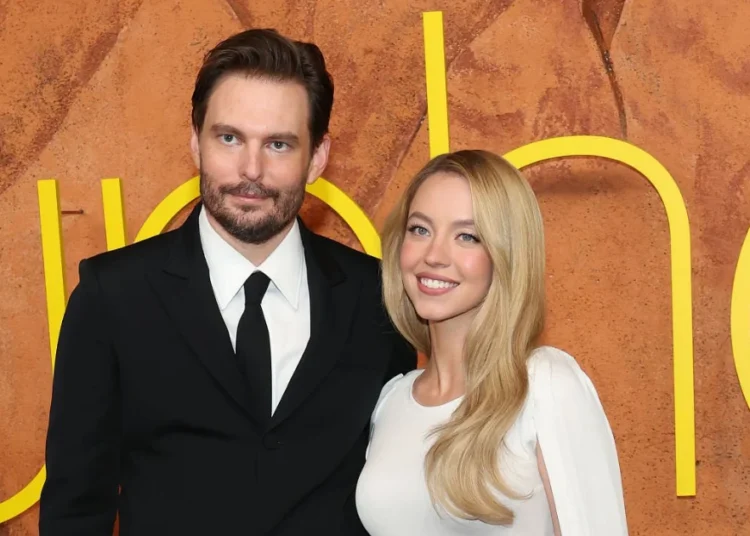 SOURCE: TWITTER (@LegendaryLade)