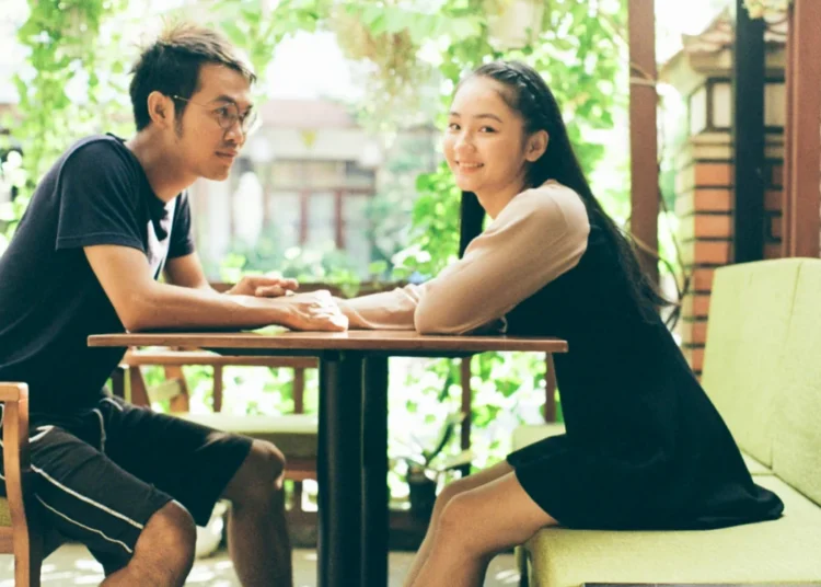 Photo by Phạm Chung: https://www.pexels.com/photo/a-couple-having-a-date-11811062/