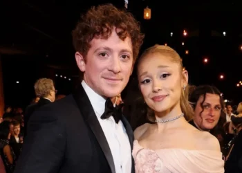 SOURCE: TWITTER (@extratv)