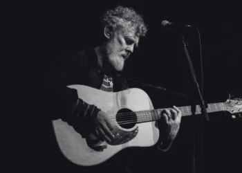 SOURCE: INSTAGRAM (@glenhansard)